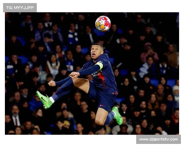 姆巴佩见证弟弟进球里尔1-1战平巴黎圣日耳曼争锋相对兄弟情深